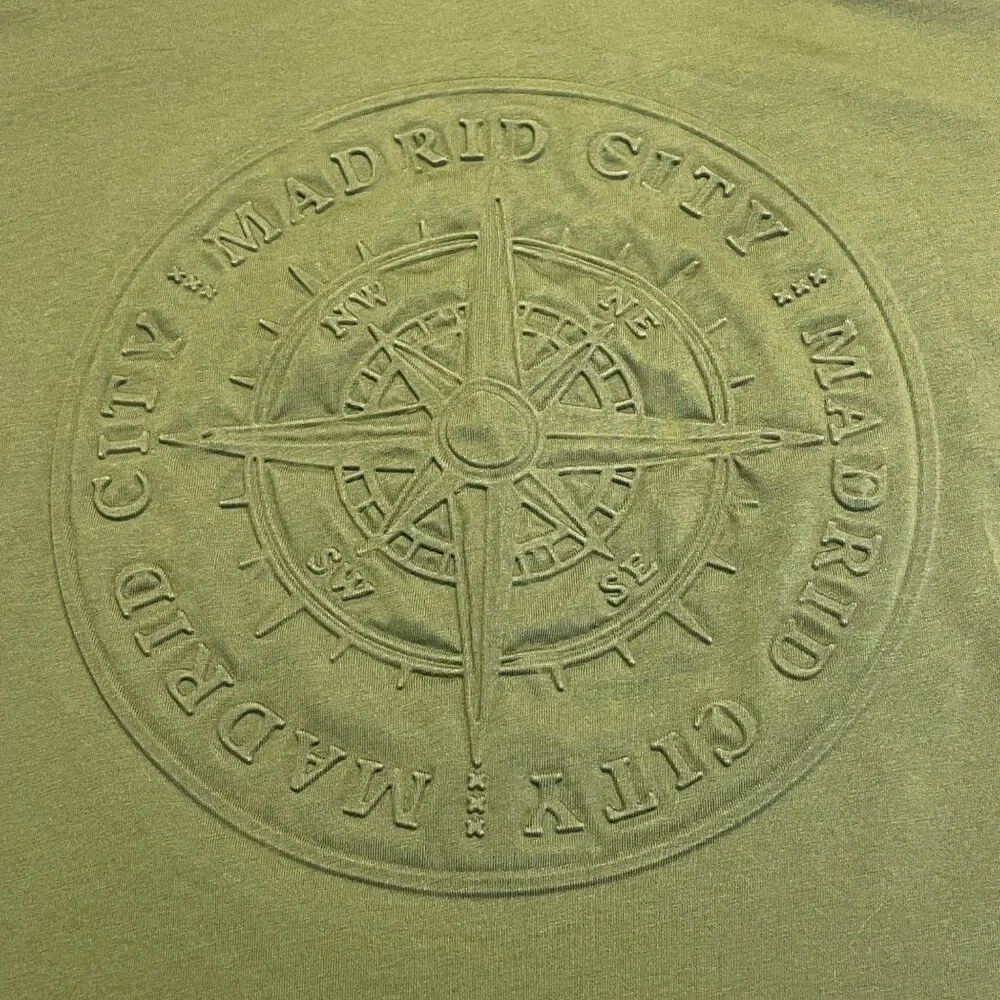 Madrid Designs Shirt Mens XLarge Green Embossed Compass Patch Detail‎ Pullover